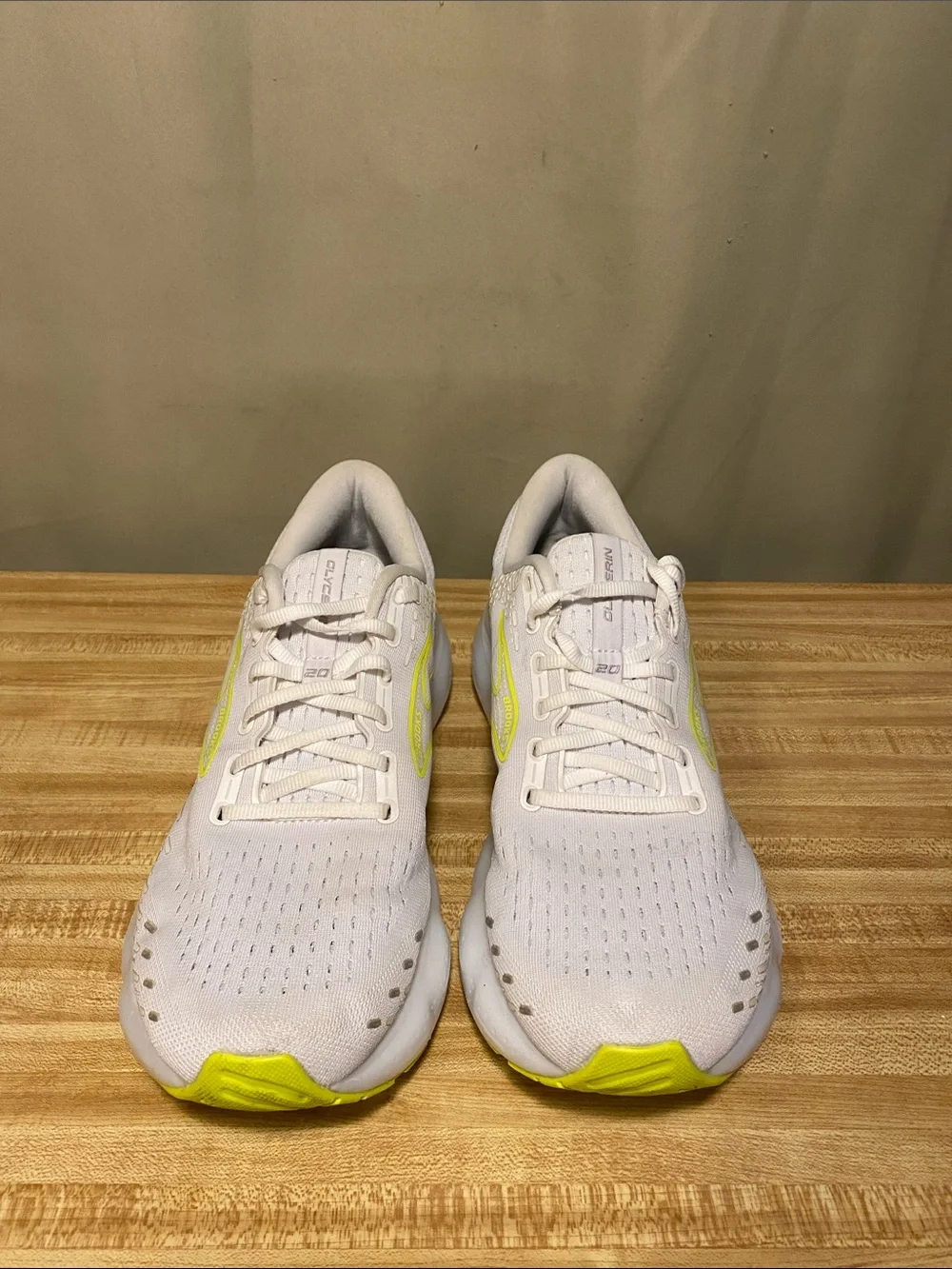 Brooks Men’s Glycerin 20 Running Shoes White/Nightlife size 12M